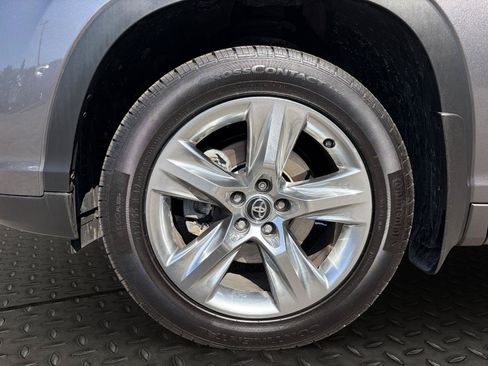 Used 2018 Toyota Highlander Limited AWD/4WD image 17