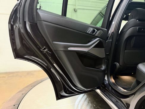 Used 2021 BMW X5 xDrive40i w/ Premium Package image 16