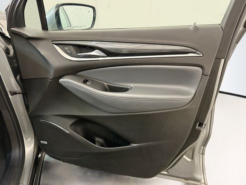 Used 2024 Buick Enclave Premium image 35