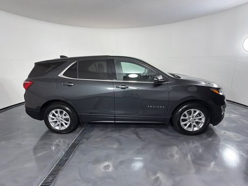 Used 2019 Chevrolet Equinox LT w/ Driver Convenience Package FWD image 4