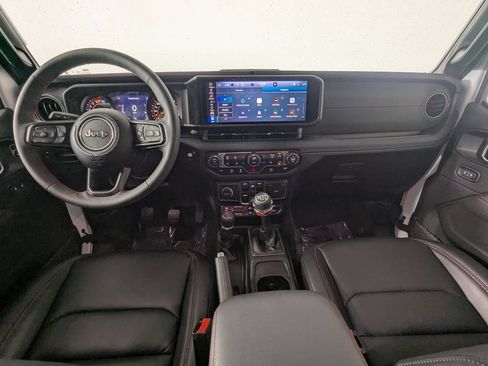 Used 2024 Jeep Wrangler Unlimited Rubicon AWD/4WD image 17