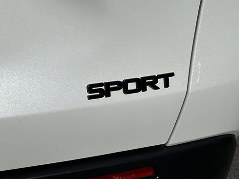 Used 2024 Honda HR-V Sport image 11