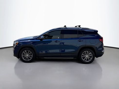 Used 2022 GMC Terrain SLT w/ LPO, 'HIT The Road' Package FWD image 4