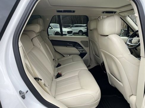 Used 2023 Land Rover Range Rover SE image 13
