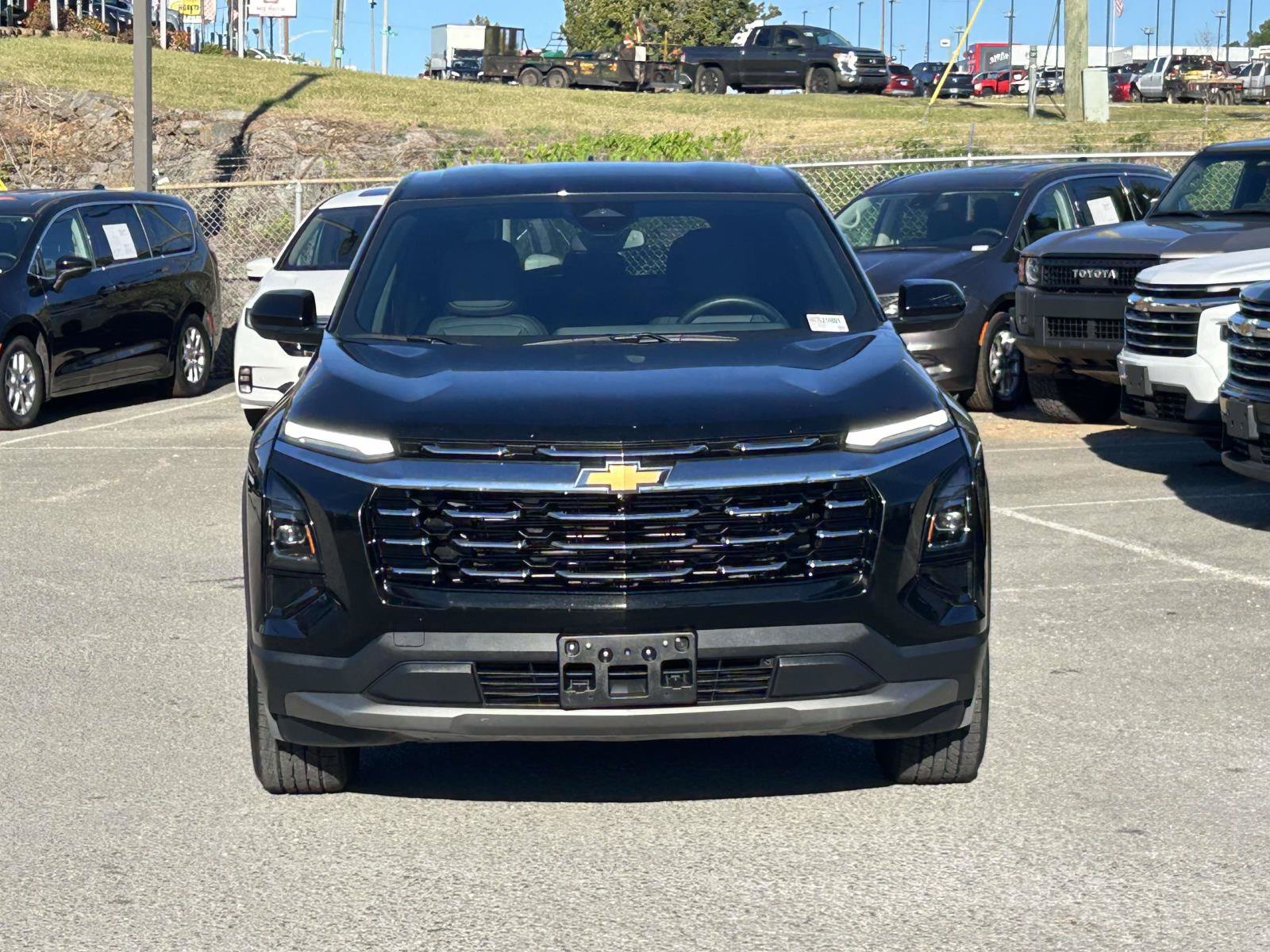 Used 2026 Chevrolet Equinox LT w/ Convenience Package II AWD/4WD image 2
