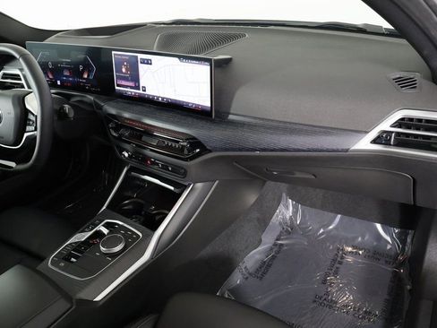 Used 2025 BMW 330i Sedan w/ Premium Package RWD image 9