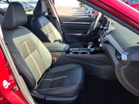 Used 2024 Nissan Altima 2.5 SR image 16