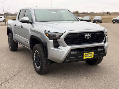 Used 2024 Toyota Tacoma TRD Off-Road AWD/4WD image 3