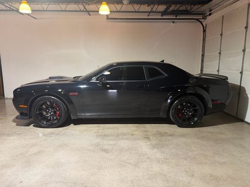 Used 2023 Dodge Challenger R/T Scat Pack RWD image 2