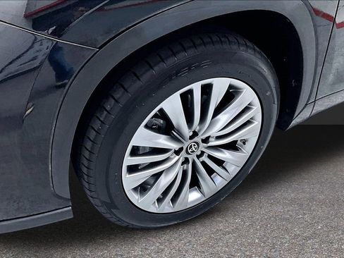 Used 2023 Toyota Highlander Platinum FWD image 32