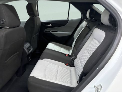 Used 2018 Chevrolet Equinox LS image 12
