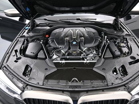 Used 2019 BMW M550i xDrive image 15