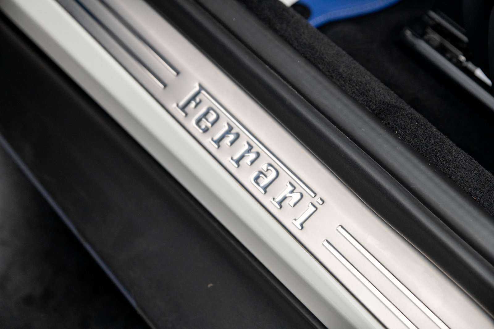 Used 2025 Ferrari Roma Spider RWD image 25