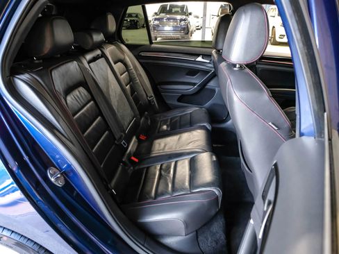 Used 2015 Volkswagen GTI SE image 42