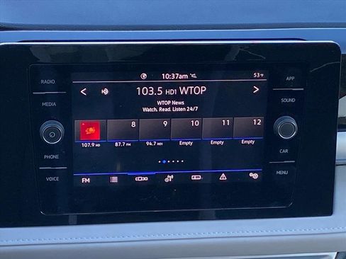 Used 2025 Volkswagen Taos SE image 8