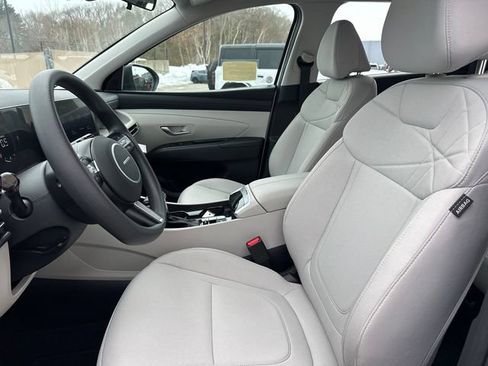 Used 2025 Hyundai Tucson SE AWD/4WD image 34