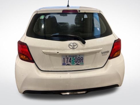 Used 2016 Toyota Yaris L image 5
