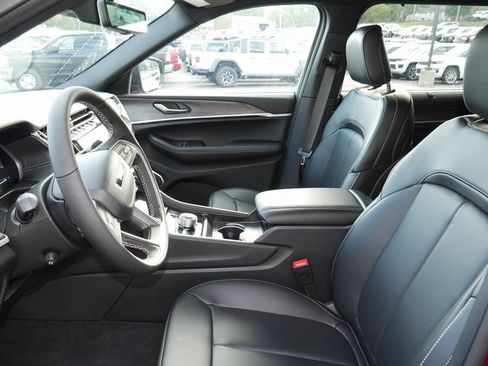 New 2025 Jeep Grand Cherokee L Limited w/ Luxury Tech Group II image 2