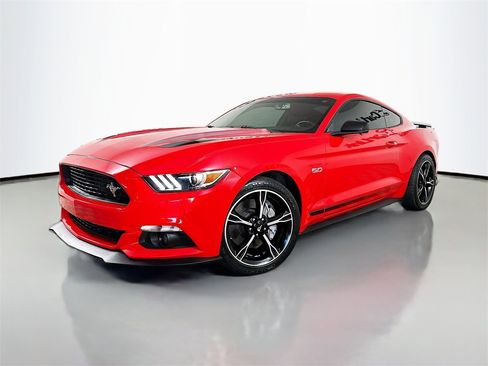 Used 2017 Ford Mustang GT Premium image 3