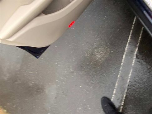 Used 2022 Mercedes-Benz GLC 300 4MATIC image 12