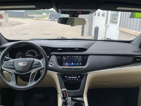 Used 2017 Cadillac XT5 FWD w/ LPO, Wheel Lock Package image 10