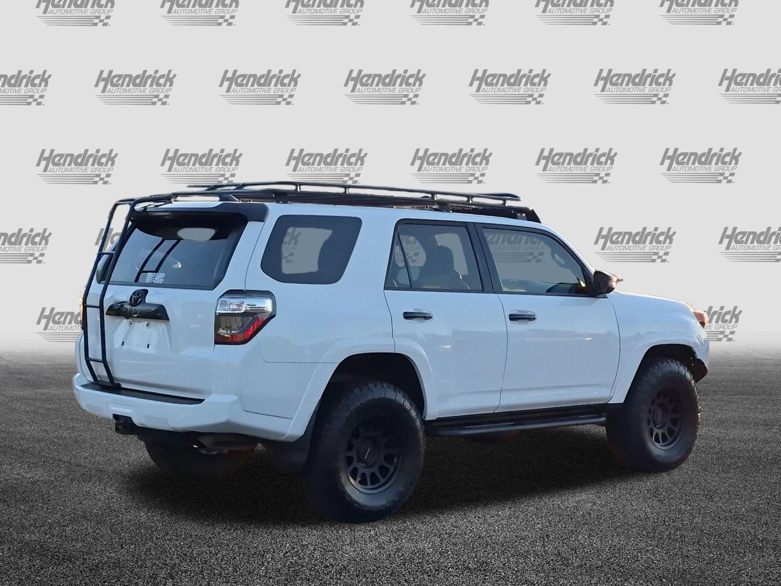 Used 2020 Toyota 4Runner Venture w/ Moonroof Package AWD/4WD image 10