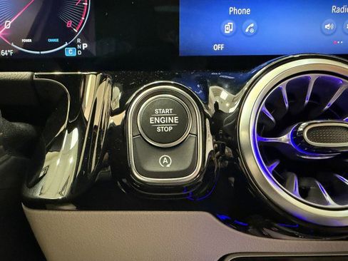 Used 2025 Mercedes-Benz GLA 250 image 24