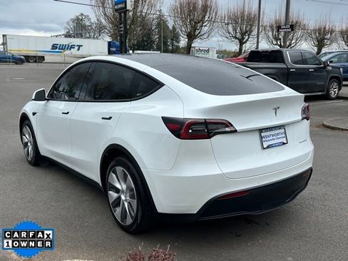 Used 2022 Tesla Model Y Long Range image 5