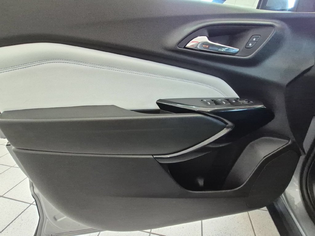Used 2026 Chevrolet Trax LT FWD image 11