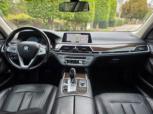 Used 2019 BMW 740i xDrive 740i xDrive AWD 4dr Sedan image 21