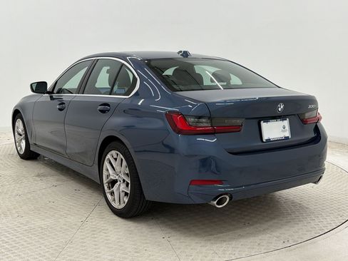 Used 2025 BMW 330i Sedan w/ Convenience Package RWD image 3