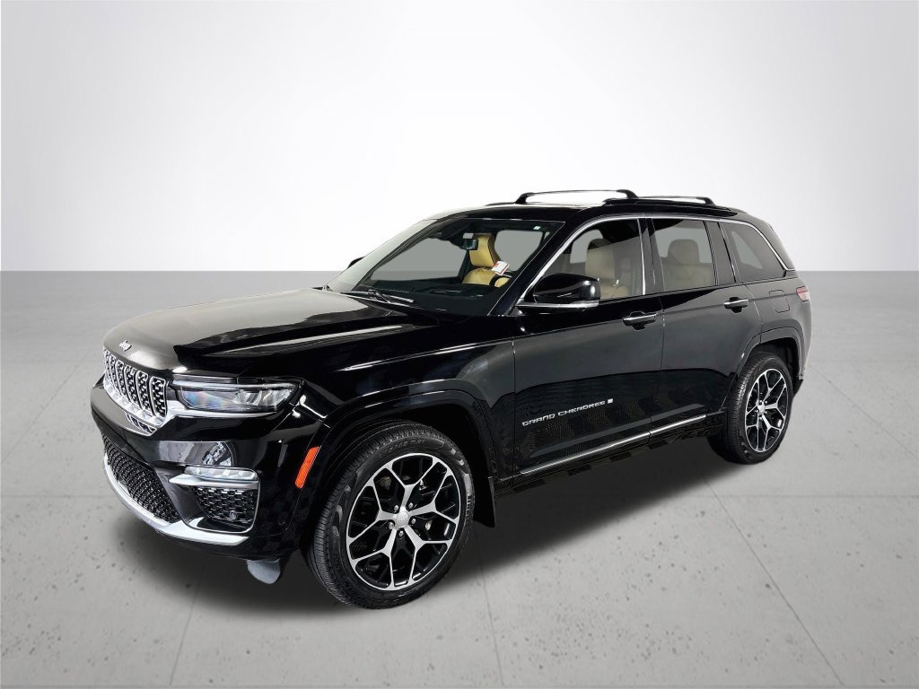 Used 2023 Jeep Grand Cherokee Summit AWD/4WD image 2