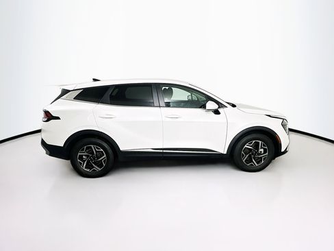 Used 2025 Kia Sportage LX image 10