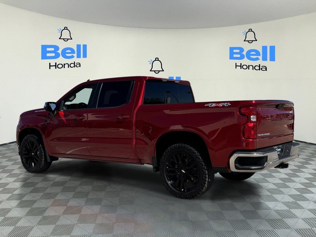Used 2021 Chevrolet Silverado 1500 LT w/ Bed Protection Package AWD/4WD image 3