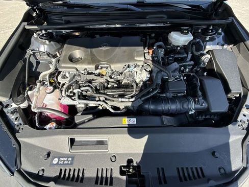 Used 2025 Toyota Camry SE image 26