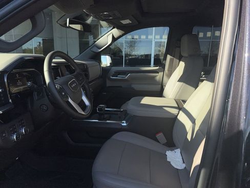 Used 2024 GMC Sierra 1500 SLT w/ SLT Premium Plus Package image 6