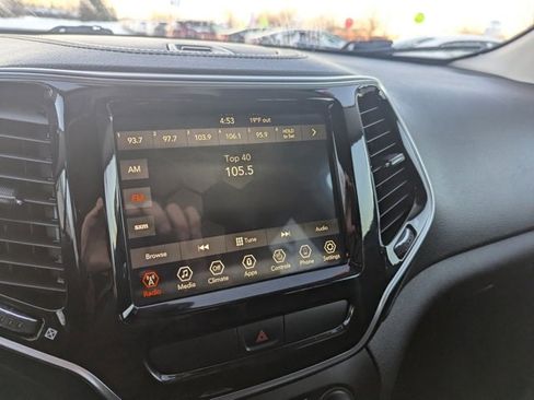 Used 2019 Jeep Cherokee Limited w/ Luxury Group image 14