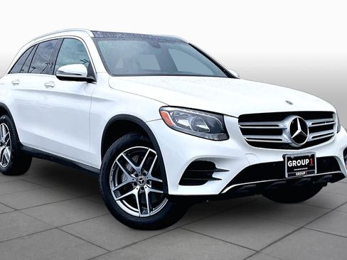 Used 2017 Mercedes-Benz GLC 300 4MATIC image 3