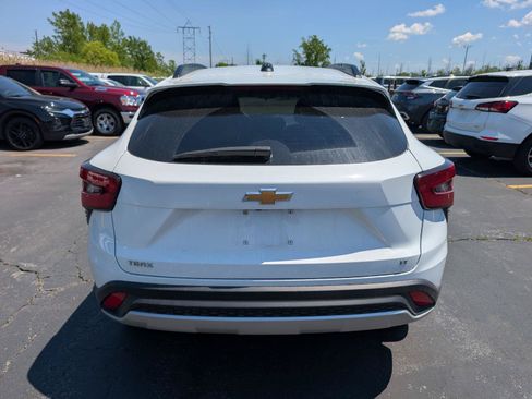 Used 2024 Chevrolet Trax LT w/ Driver Confidence Package FWD image 8