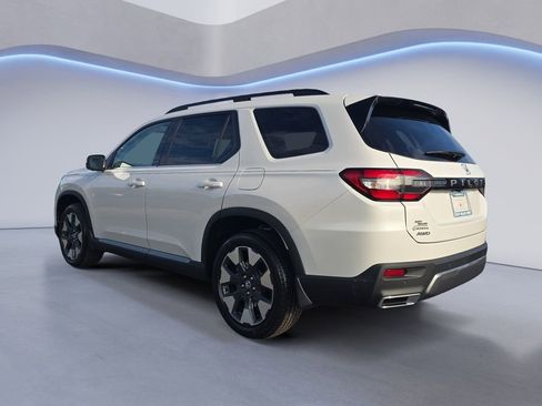 New 2026 Honda Pilot Touring image 3