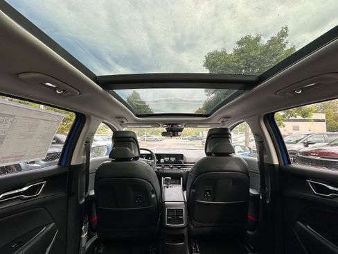 New 2026 Kia Sportage EX w/ EX Panorama Roof Package image 12