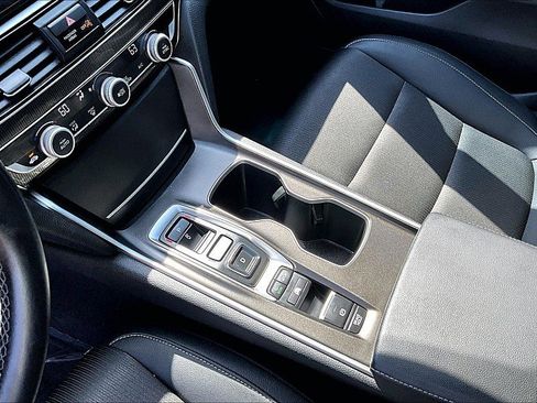 Used 2022 Honda Accord Sport image 14