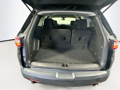 Used 2020 Chevrolet Traverse LS FWD image 28