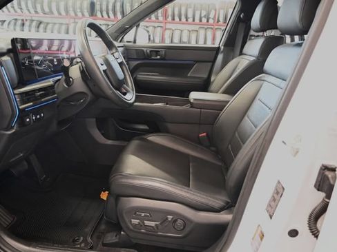 Used 2024 Hyundai Santa Fe Calligraphy AWD/4WD image 10