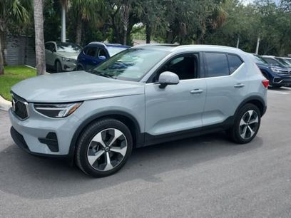 Used 2024 Volvo XC40 B5 Core