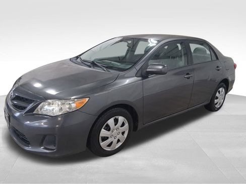 Used 2011 Toyota Corolla LE FWD image 1
