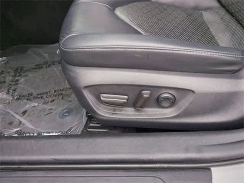 Used 2019 Toyota Camry XSE image 18