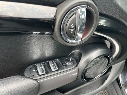 Used 2020 MINI Cooper S image 12