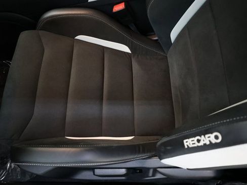 Used 2022 Ford Mustang Shelby GT500 w/ Carbon Fiber Track Pack image 77