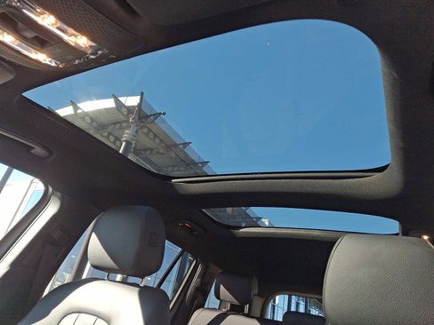 Certified 2022 Mercedes-Benz GLB 250 4MATIC image 11